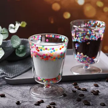 Двупластова стъклена чаша с цветни звезди и искри, чаша със звездното небе, сверкающая момиче, двупластова чашата за кафе, чаша с мляко, чаша с цветни пайети